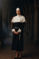 Preview: Damenkostüm Nonne – Authentisches Ordensschwester-Outfit in Schwarz-Weiß mit Kopfbedeckung und Kordel, Kloster-Look, für Verkleidungen aller Art