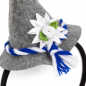 Preview: Detailaufnahme von Edelweißblüte, blau-weißer Kordel und Mini Alpenhut auf dem Bayern Haarreif