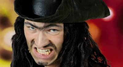 Piratenperücke mit Hut, für Erwachsene, Pirat, Seeräuber