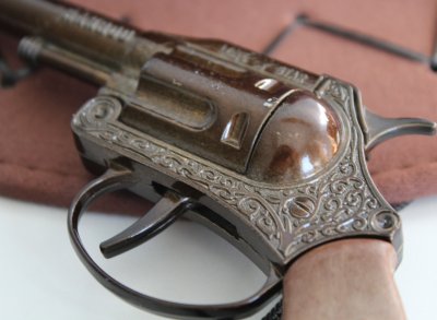 Spielzeugrevolver Sheriffrevolver Spielzeugpistole 100 Schuss, Zündplättchen Colt mit Langlauf, Cowboy, Wilder Westen
