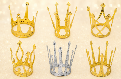 Mini-Kronen aus Metall in verschiedenen goldenen und silbernen Designs