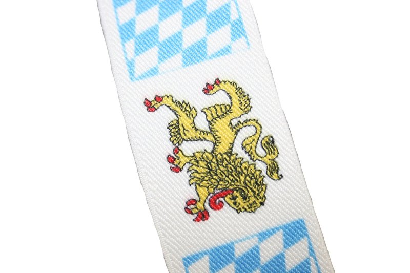 Detailansicht des Bayern-Wappens auf den bayerischen Hosenträgern