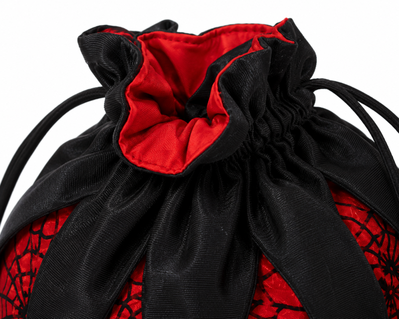 Detailansicht der Öffnung und des Zugbands der schwarz-roten Halloween Tasche
